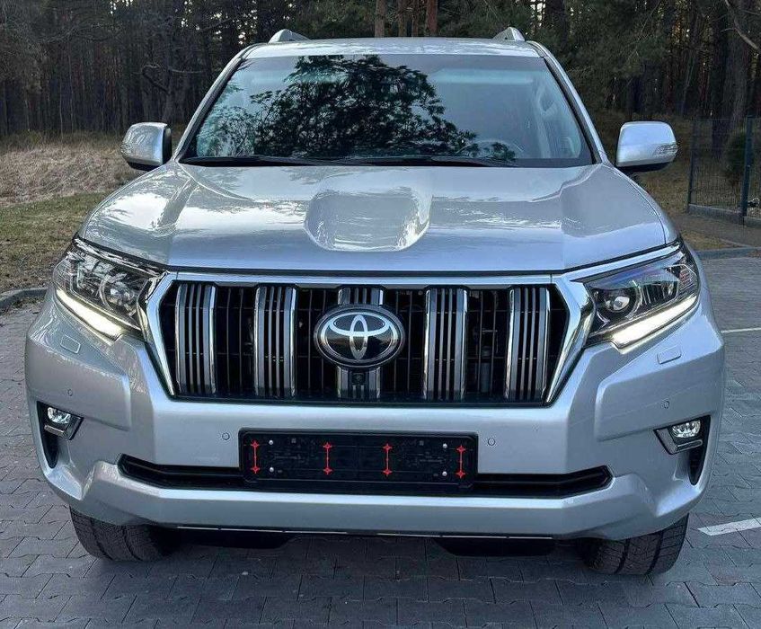 У продажі авто з ЄС Toyota Land Cruiser Prado 2019 року.