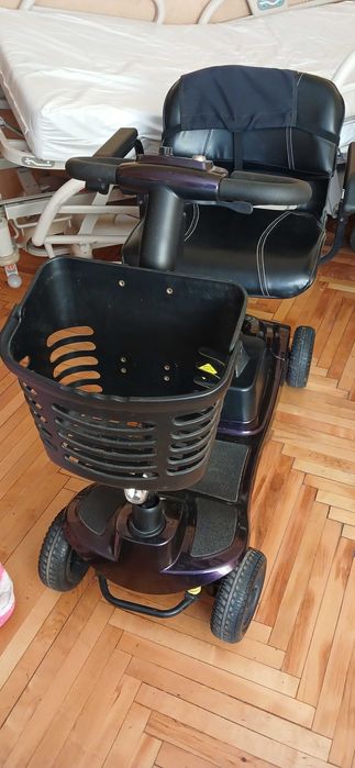 Електроскутер для людей похилого віку