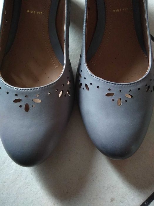 Clarks czółenka skóra roz.41