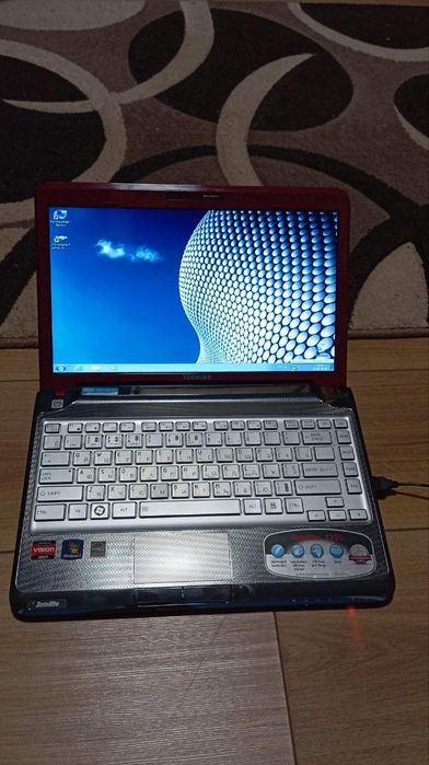 Ноутбук Toshiba Satelit