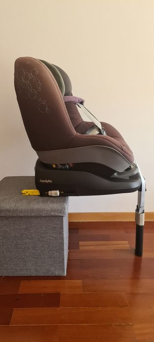 Ovo Bebé Confort com base isofix
