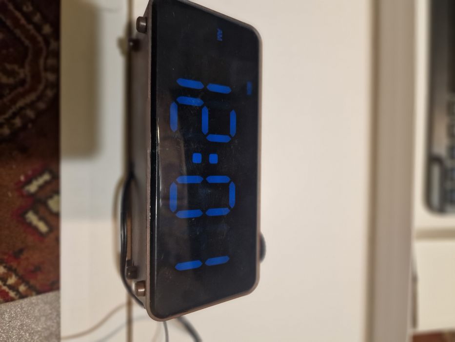 Zegar  cyfrowy radio budzik