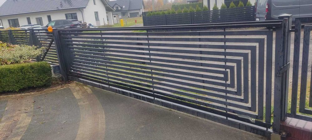 Kompleksowy montaż ogrodzeń i automatyki do bram