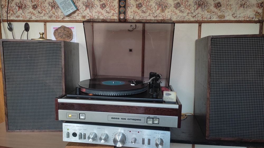 Виниловый проигрыватель Вега 106 , обслужен .