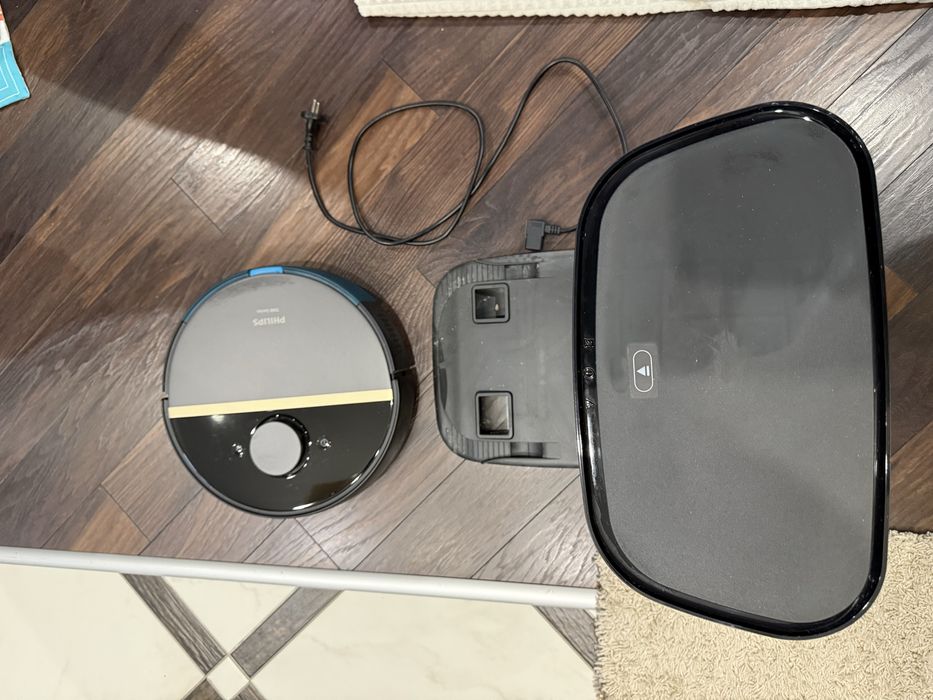 Робот-пилосос миючий Philips XU7100/01