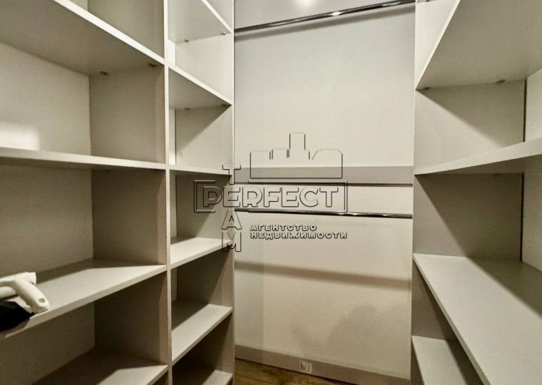 Продаж 2к квартири Якуба Коласа 5