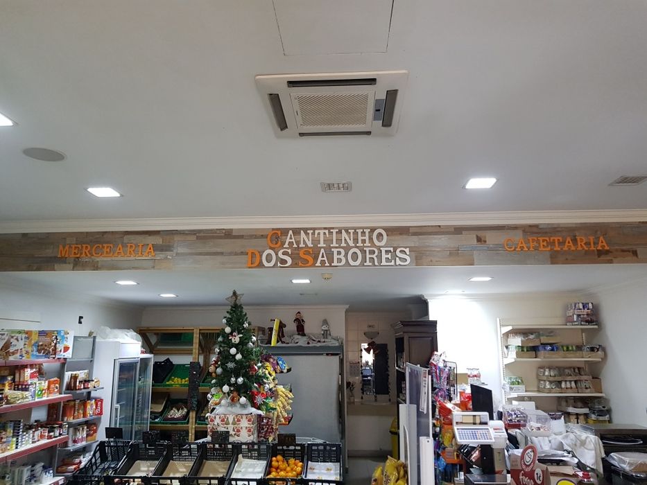 Aluguer loja cafetaria e Mercearia Torres vedras central
