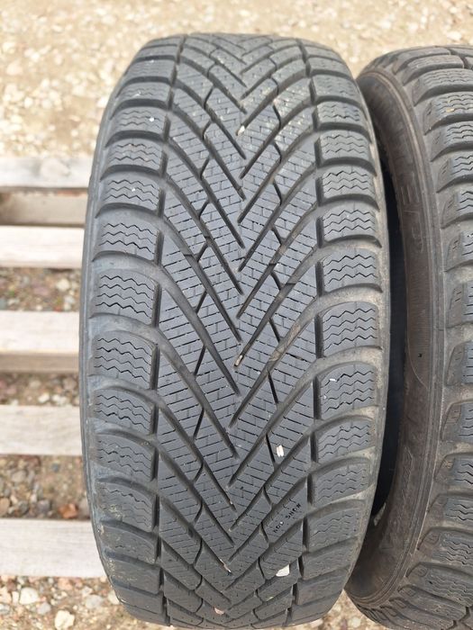 Opony zimowe Pirelli Cintuaro Winter 185 50 r16