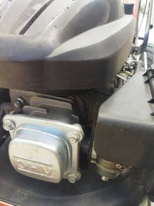 Máquina cortar relva Óleo Mac