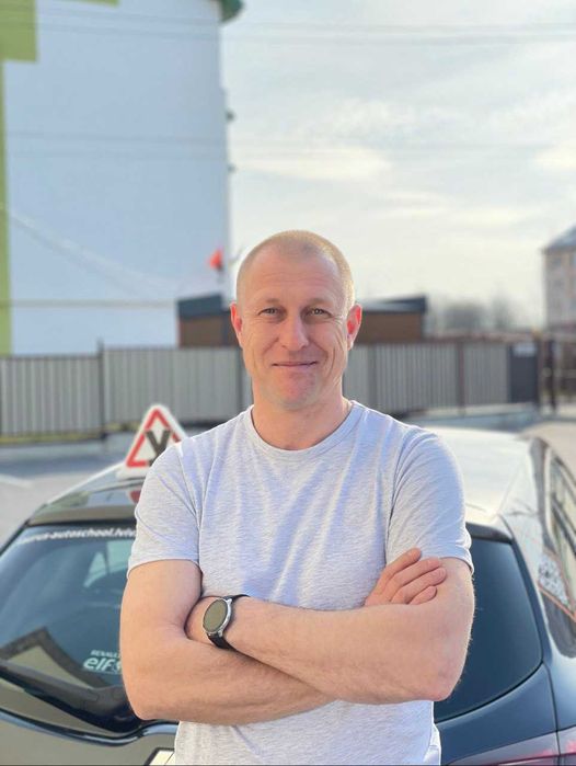 Інструктор з водіння. Автоінструктор. Уроки водіння.