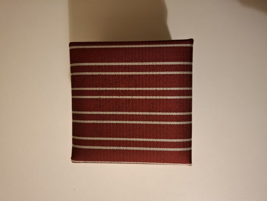 Gravata classica com botões de punho, tom vermelho