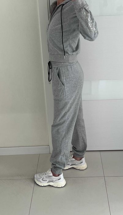 Прогулочный костюм ( спортивный костюм) twin set
