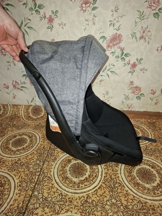 Автокресло с 1до 12 месяцев состояние нового