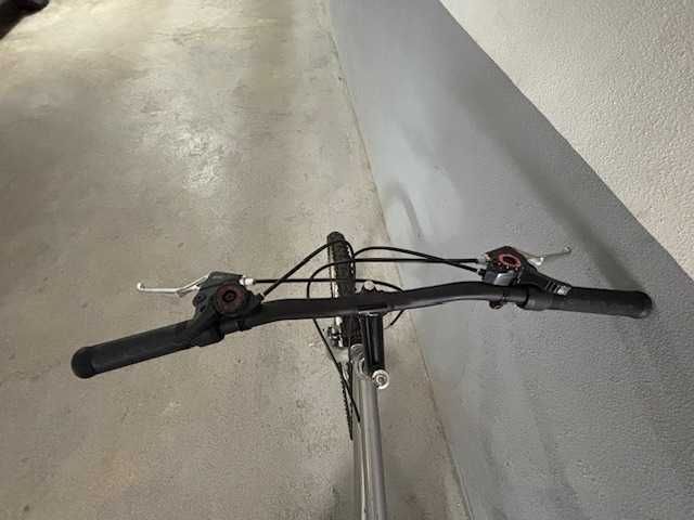 Bicicleta como nova, roda 26