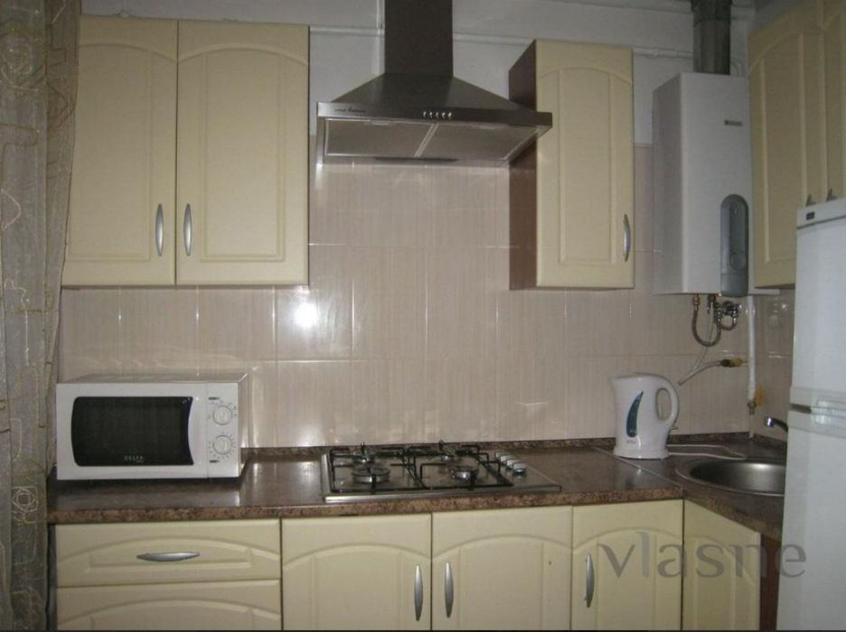 Мономаха 27. Мост сити. Центр. Почасово и Посуточно