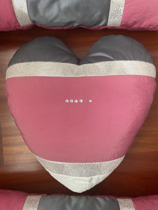 Almofadas quarto menina/adolescente cor de rosa