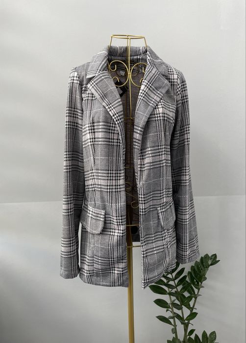 піджак в клітинку на підплічниках