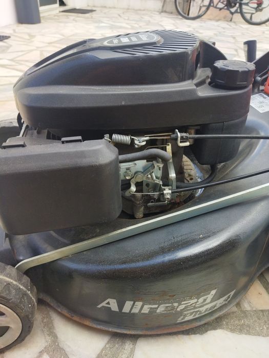 Máquina cortar relva Óleo Mac