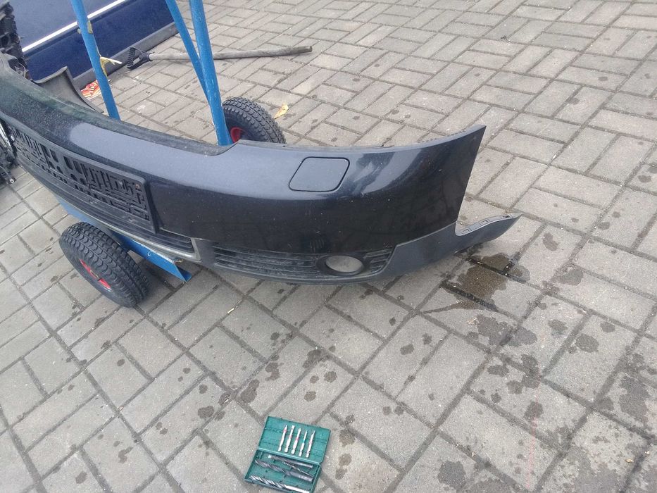 AUDI A4 B6 zderzak przód pod spryskiwacze czarny kompletny