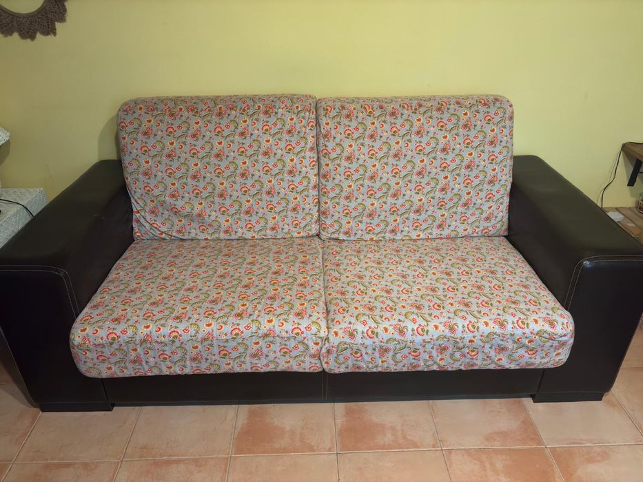 Sofá 3 lugares bom estado