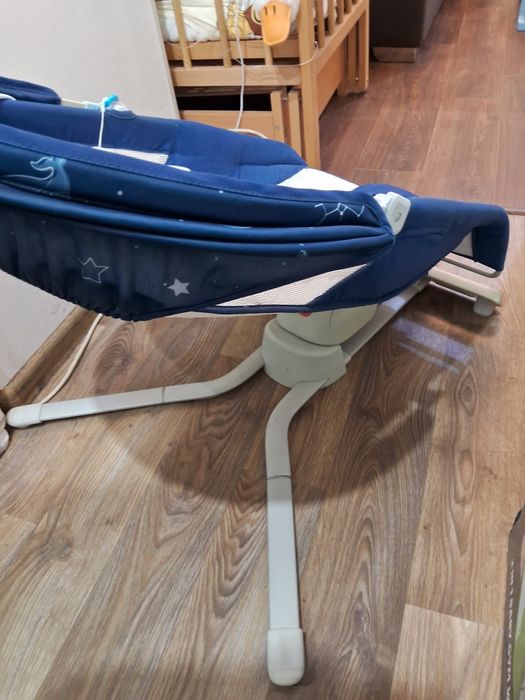 Продам заколисувальний центр.