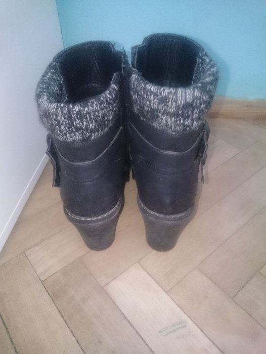 czarne botki zimowe na słupku rozm.39 CCC