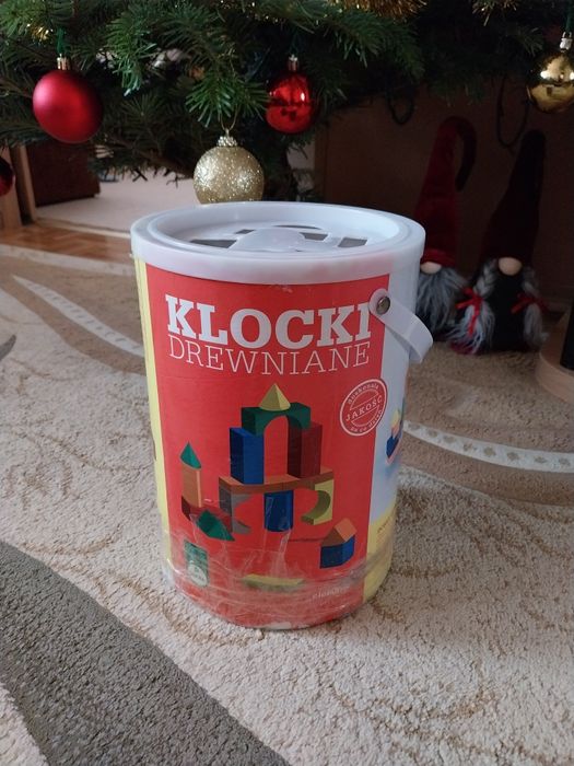 Klocki drewniane w wiaderku