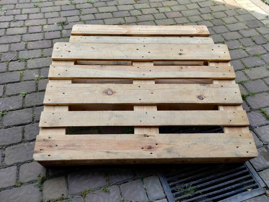 Palety Euro jasne, stan bdb