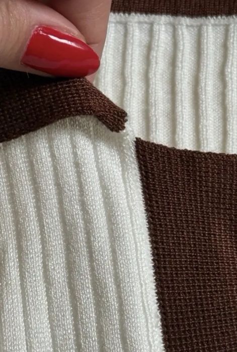 Жіноча футболка поло біла з коричневим коміром в рубчик S/M в стилі old money