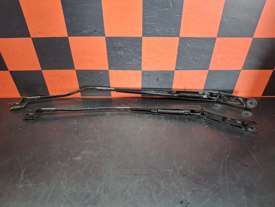 Haste / braço de escova limpa vidros frente direita MAN TGE Van (UY_)