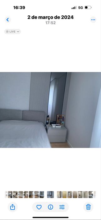 Cama, secretária e mesa de cabeceira cinza claro