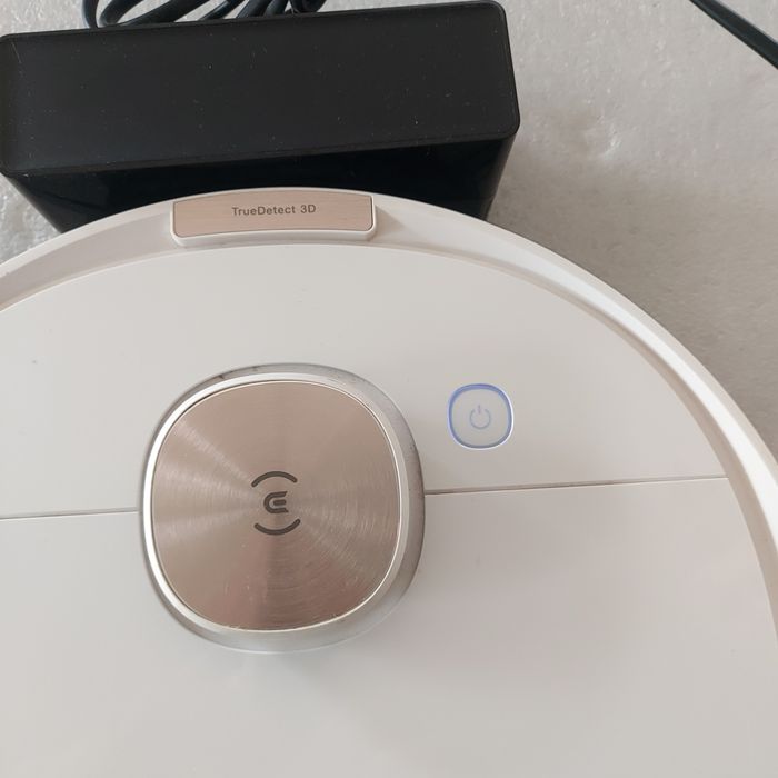 ECOVACS DEEBOT OZMO T8 robot odkurzający z funkcją wycierania