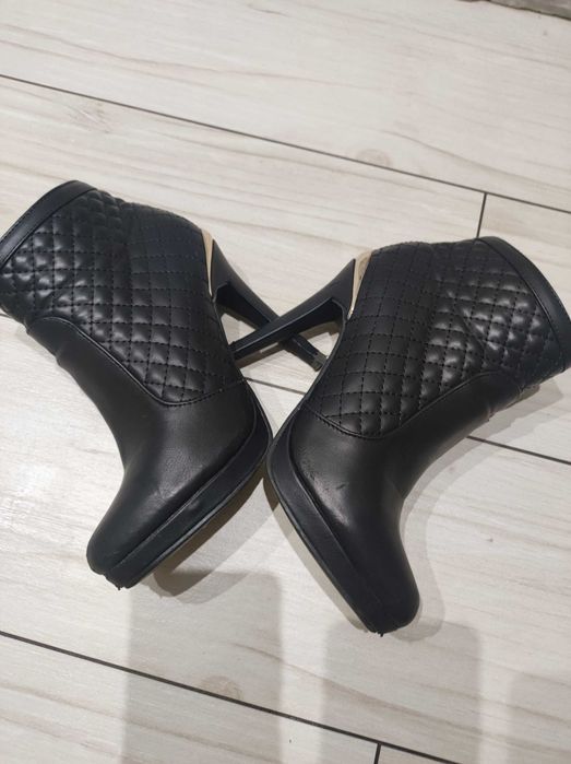 Botki damskie lekko ocieplane rozmiar 37