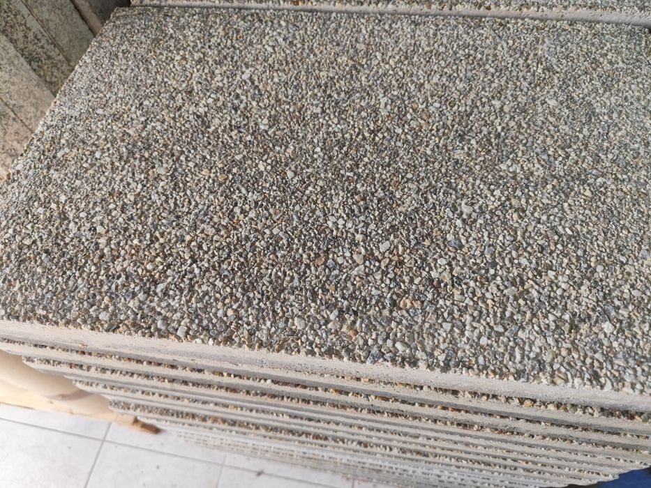 Vendo 38 lagetas 60x40 x 40mm areia lavada,cerca de  9 m2