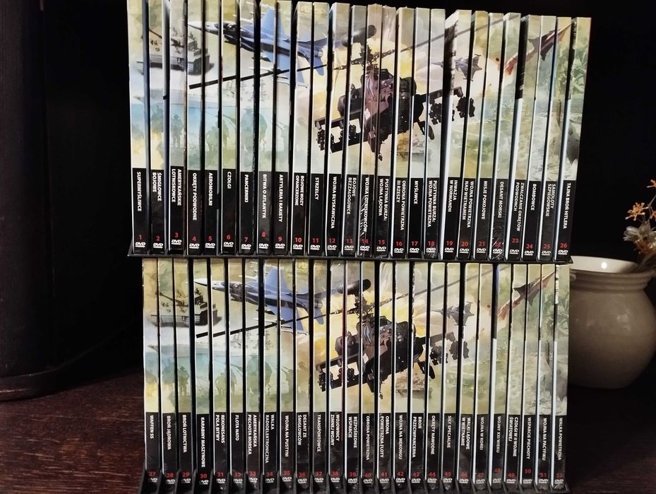 Zestaw płyt DVD z serii "Wojna i Broń"