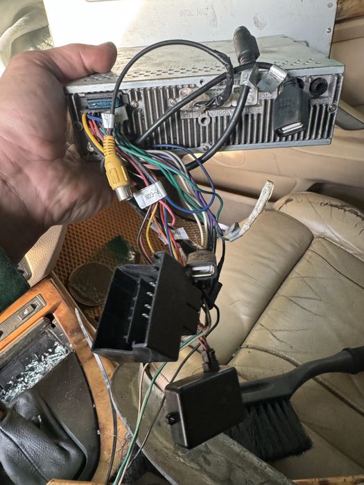 Продам автомагнитолу андроид для бмв е53