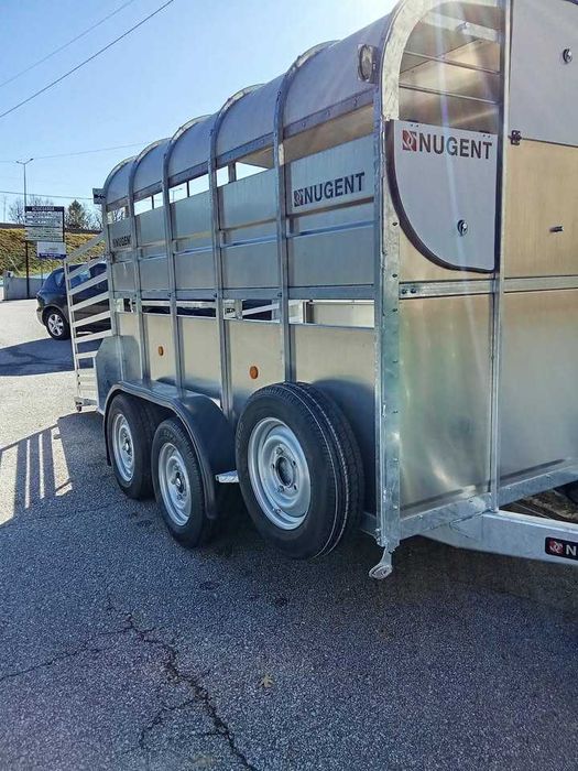 Reboque Transporte animais c/depósito de urinas