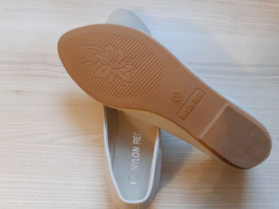 Nowe beżowe baleriny Nylon Red rozm. 38