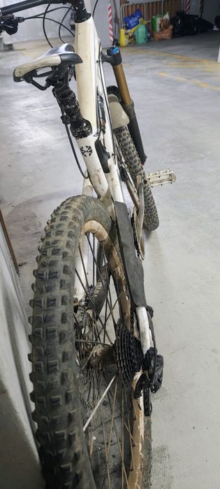 Bicicleta Santa Cruz Nomad Carbono roda 26