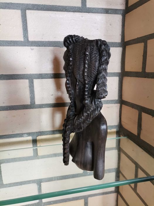Peça escultura busto senhora africano angolano
