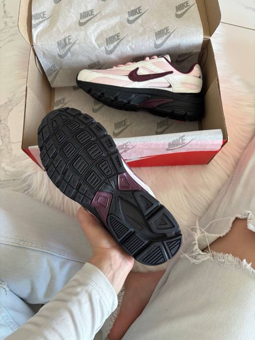 Nike Initiator Pink Black Burgundy