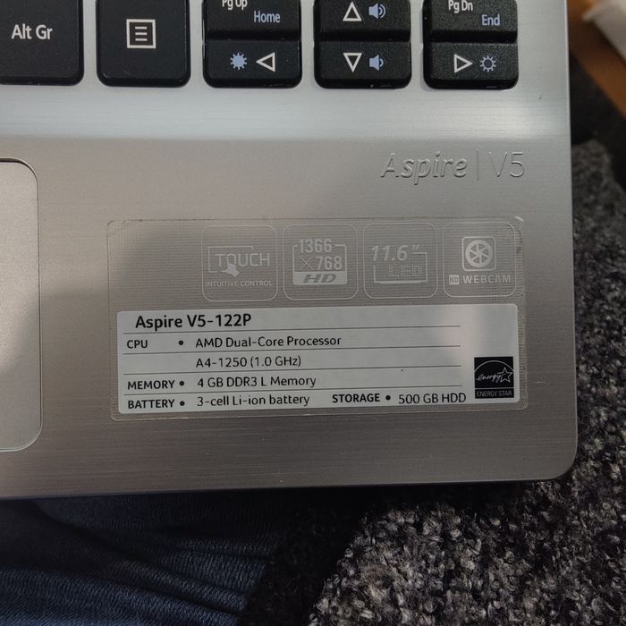 Acer Portable Laptop with Touchscreen Aspire V5-122P64740044347137122