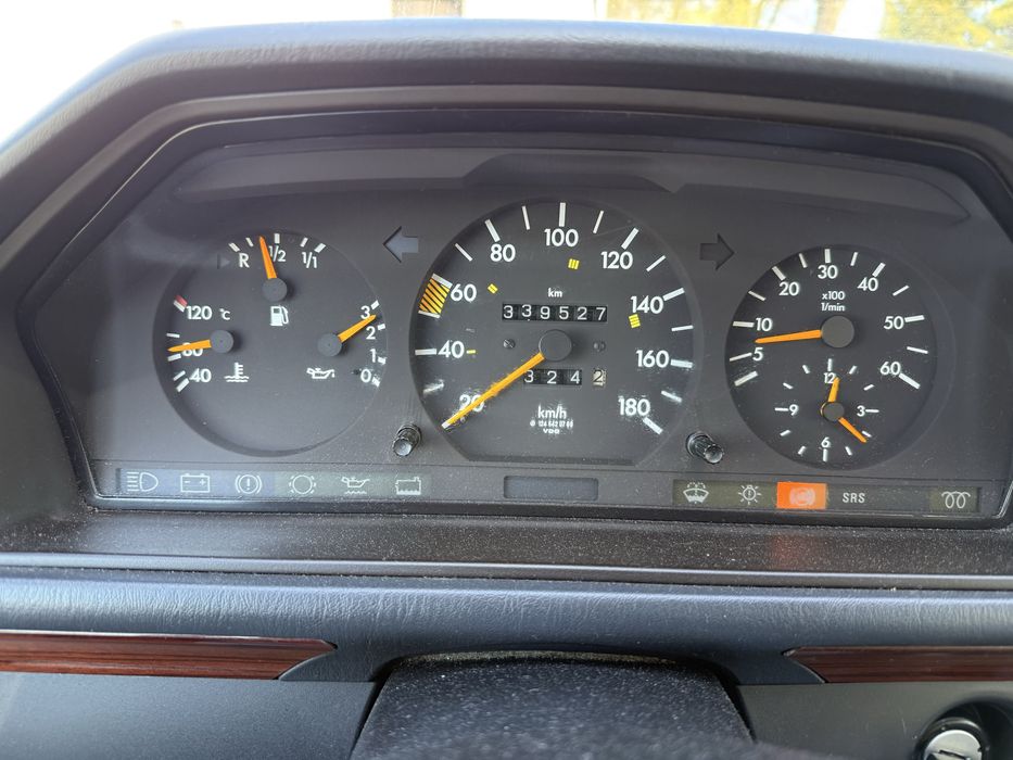Mercedes E200 Diesel w124 sprawny ważne opłaty
