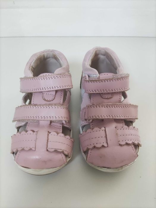 Sapatilhas e sapatos criança