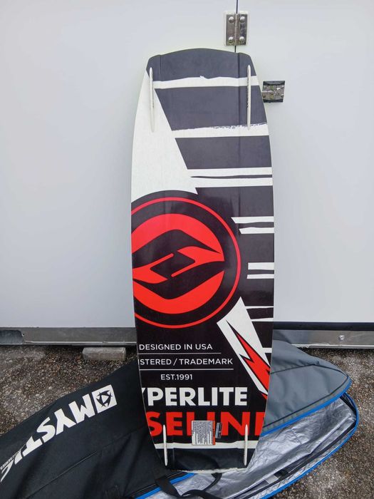 Prancha Wakeboard Hyperlite + Botas Ajustáveis Ronix + Saco de transporte