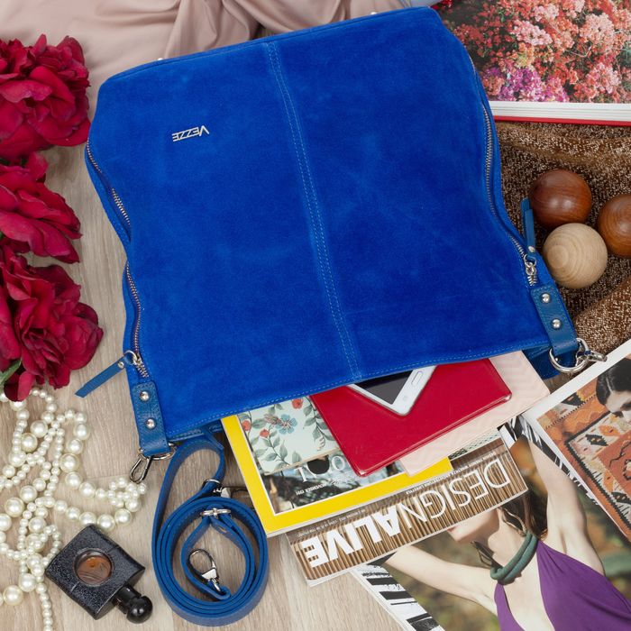 VEZZE torebka damska zamszowa worek z paskiem na ramię V551 chabrowa