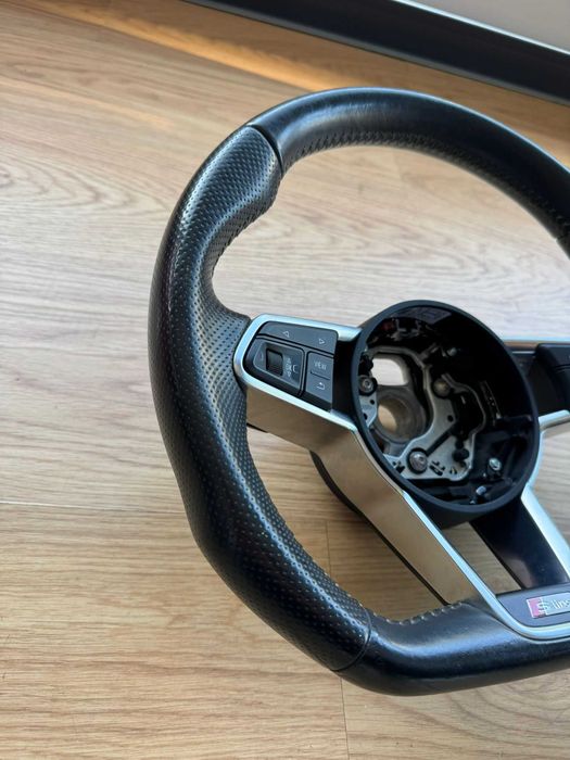 Volante Audi TT 8S/MK3