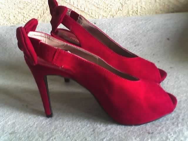 buty damskie letnie tzw."szpilki" 5 par calosc