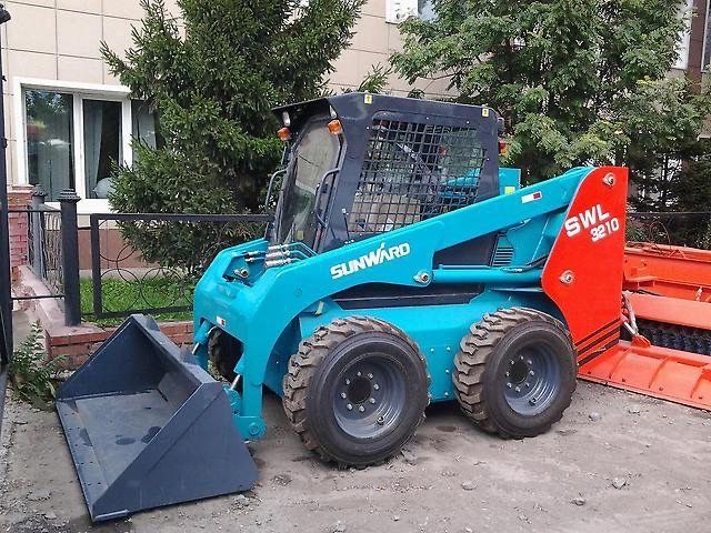 Мини-погрузчик Sunward SWL3210