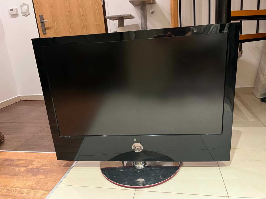 Telewizor LG 426100, trochę stary ale piękny i oryginalny